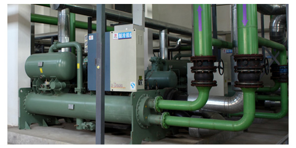 螺桿式水源熱泵機(jī)組廠家完成測試，用戶安裝簡便